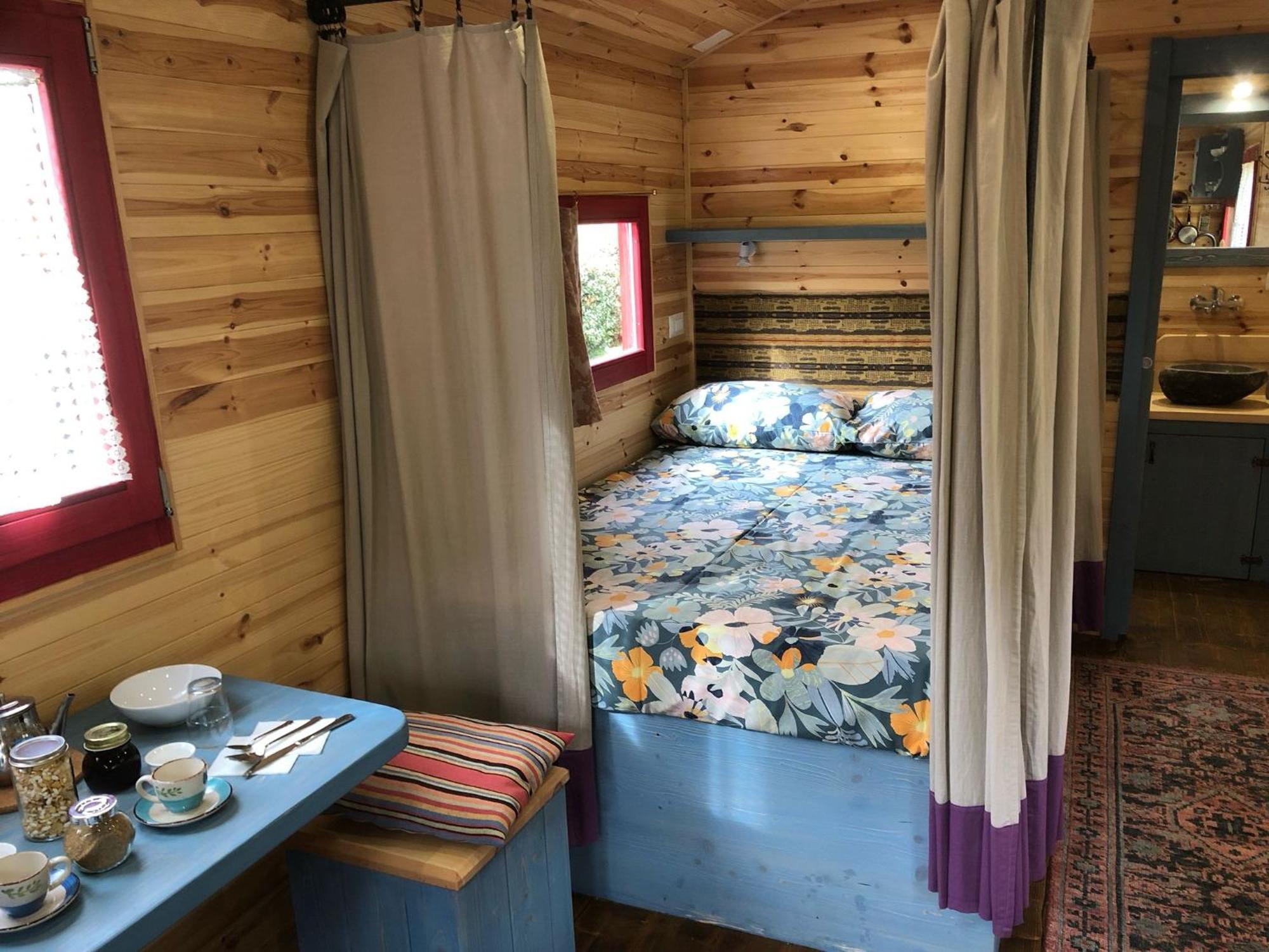 Agriturismo La Rovere - I Carrozzoni Gitani Cossano Belbo Exteriör bild