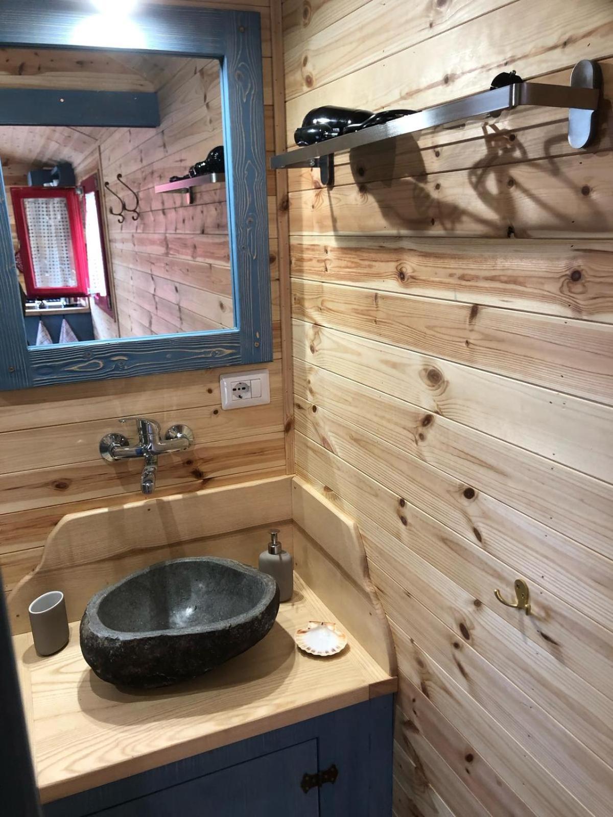 Agriturismo La Rovere - I Carrozzoni Gitani Cossano Belbo Exteriör bild
