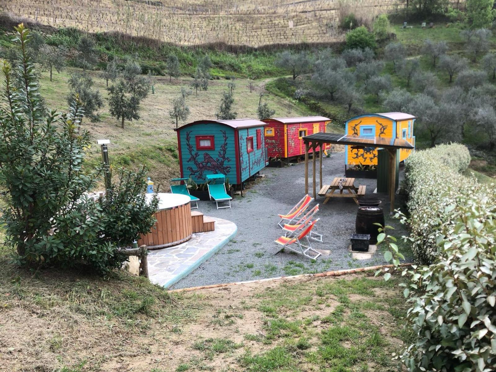 Agriturismo La Rovere - I Carrozzoni Gitani Cossano Belbo Exteriör bild