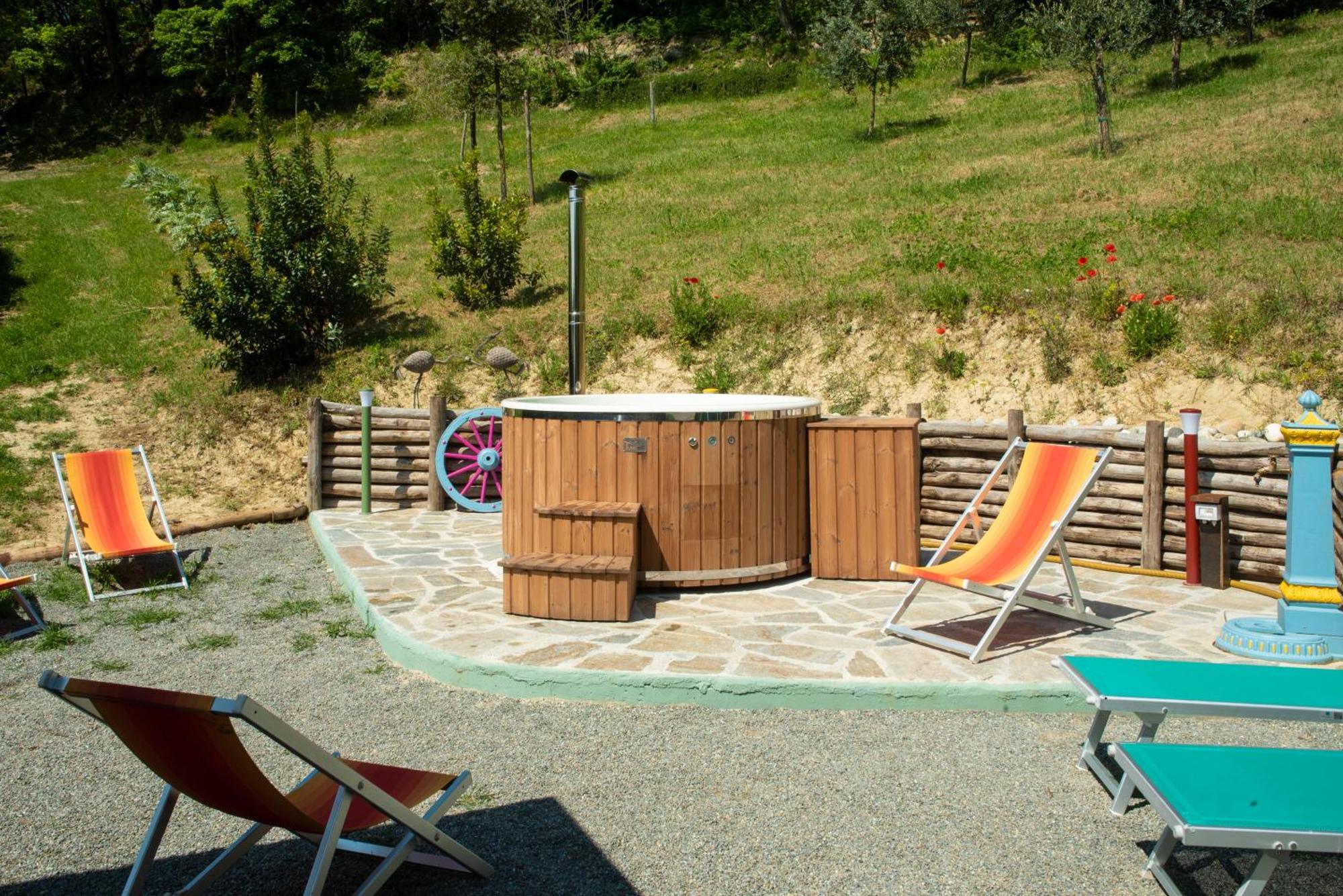 Agriturismo La Rovere - I Carrozzoni Gitani Cossano Belbo Exteriör bild