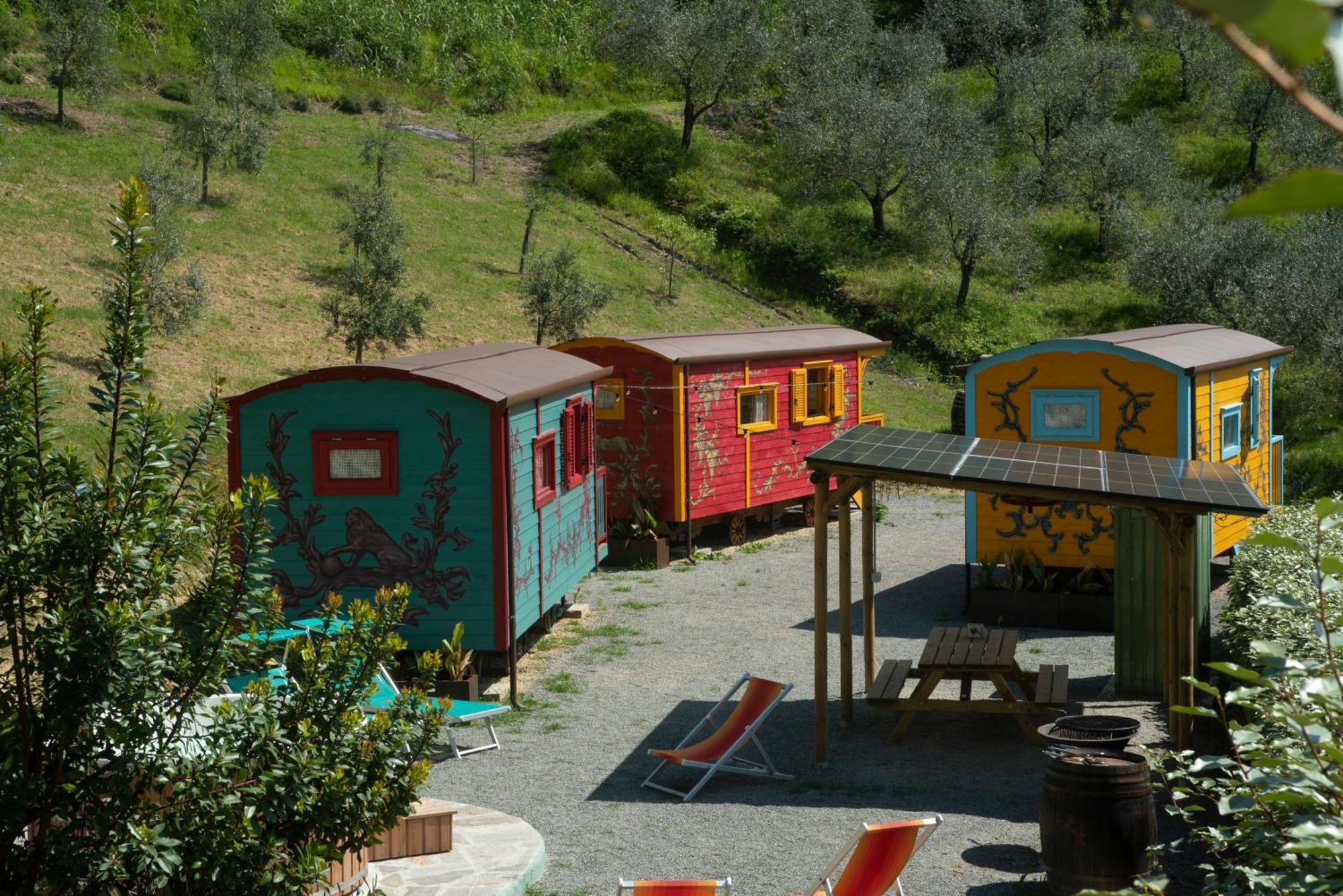 Agriturismo La Rovere - I Carrozzoni Gitani Cossano Belbo Exteriör bild